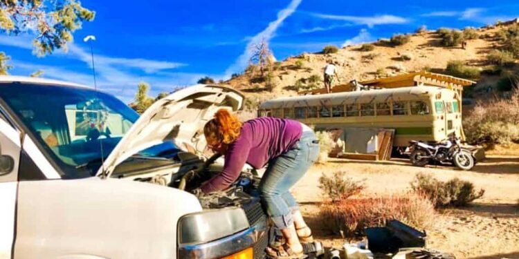 prevent-discharging-a-car-battery-from-completely-vanlife-Daily