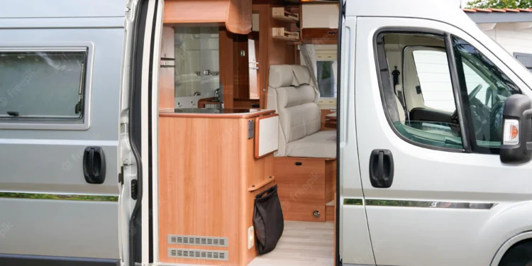 differences-between-RVs-campervans-and-vanlife-Daily