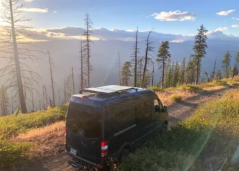Off-grid-living-and-solar-power-in-vanlife-vanlifedaily