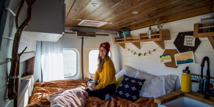 Budget-Friendly-Vanlife-How-to-Save-Money-on-the-Road-vanlifedaily